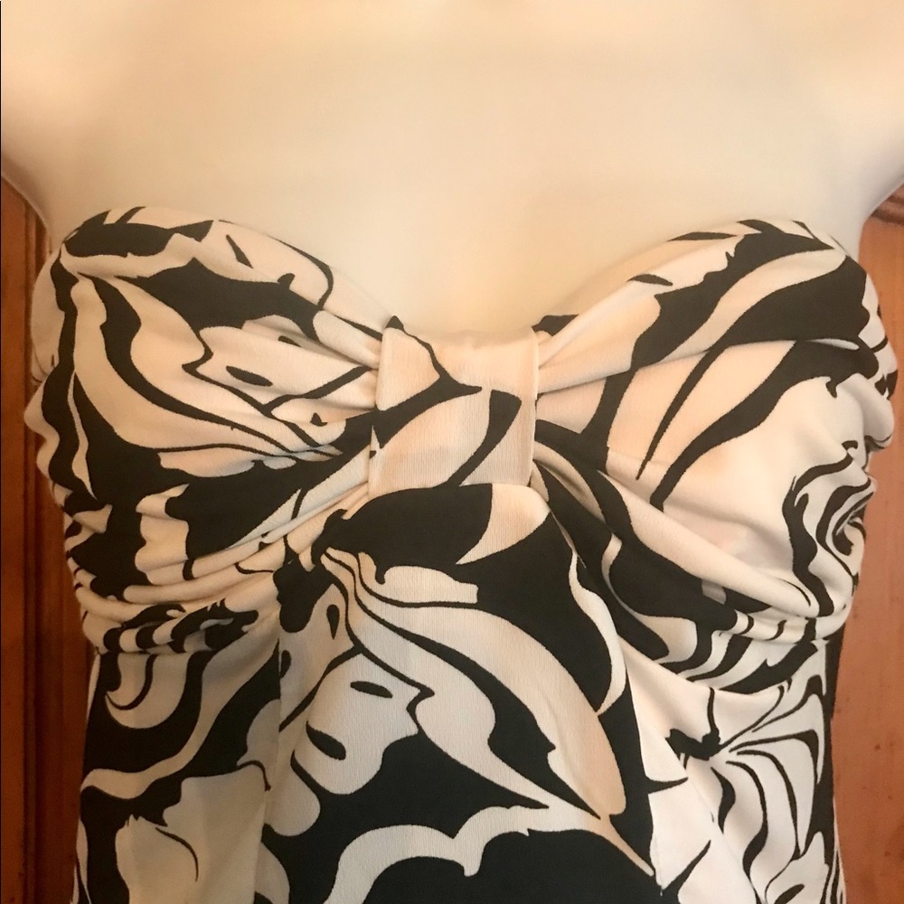 WHITE HOUSE BLACK MARKET STRAPLESS TOP SZ XS EUC